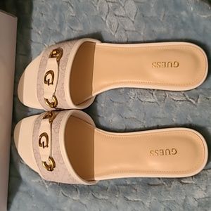NIB Guess 7.5 Ivory Sandals